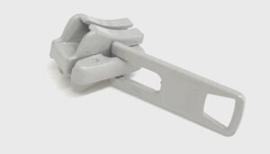 #10 Molded Zipper Single Pull Locking