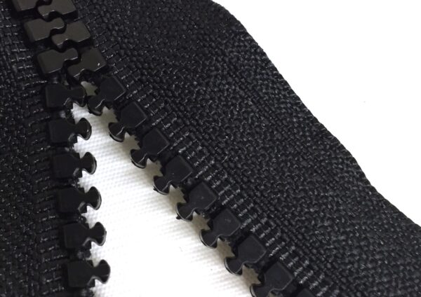 #8 Molded Zipper Chain