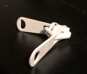 #5 Molded Zipper Double Pull Locking White - Closeout