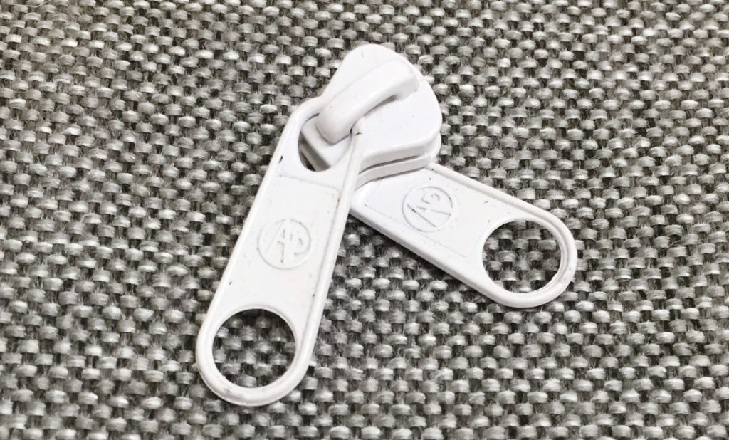Molded Zipper Double Pull 5 White (NonLock) Royal Upholstery